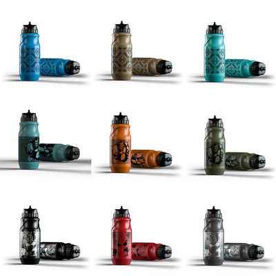 อาหารเกรดซิลิโคนหลายสี ขวดจักรยาน 215 * 80 * 80 มม ความจุ 650ML ออกกําลังกาย